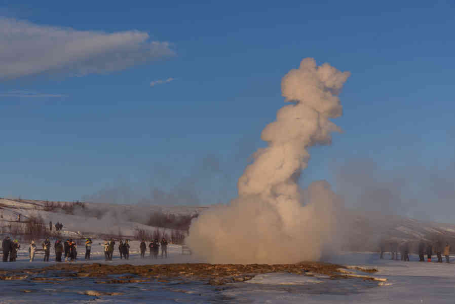 Islandia 051 - Geysir - geysir Strokkur.jpg